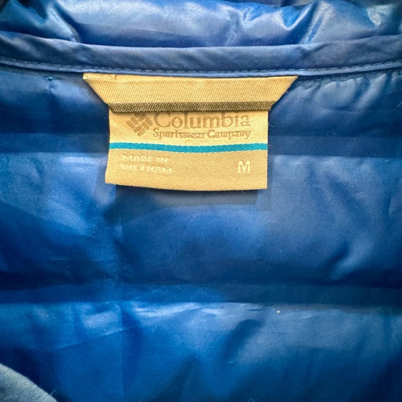 Columbia Blue Women’s Medium Vest (thin puffer) - Picture 2 of 3
